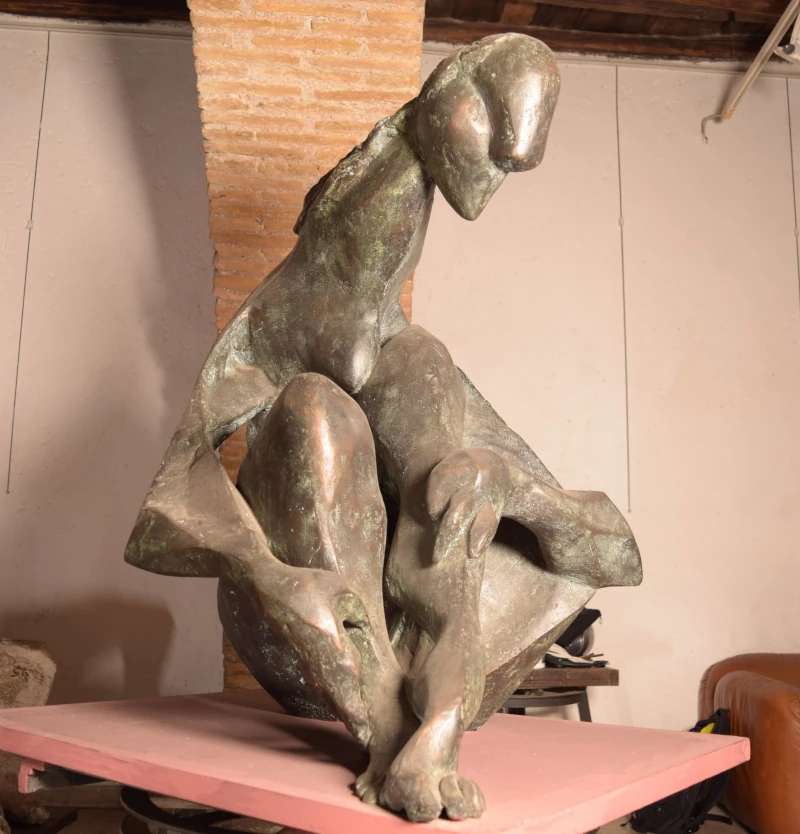 Scultura che raffigura Composizione